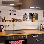 Cozy Private Room Near Central Station - Ideal For Solo Travelers